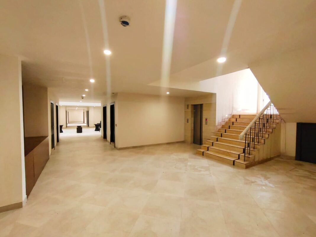 luxurious old age home